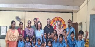 केरलम के चिरक्कडावु गांव पहुंचे अमेरिकी प्रोफेसर, बच्चों की प्रतिभा और संस्कृति से हुए प्रभावित