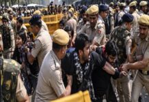 दिल्ली में प्रदर्शनकारियों पर पुलिस का एक्शन, कई हिरासत में; चप्पे-चप्पे पर सुरक्षा