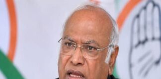 मोदी को हटाने निकले थे, अपनों ने ही कूट दिया! खरगे के कार्यक्रम में कांग्रेस की किरकिरी